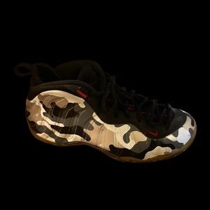 Nike Fighter jet foam posits